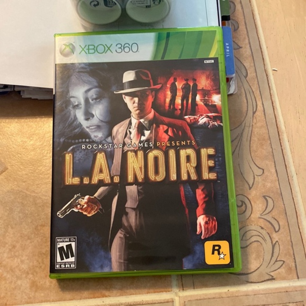 XBOX 360 L.A. NOIRE game - 3 discs included